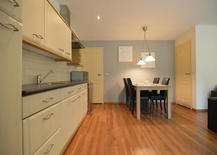 別荘 In Near Forest *